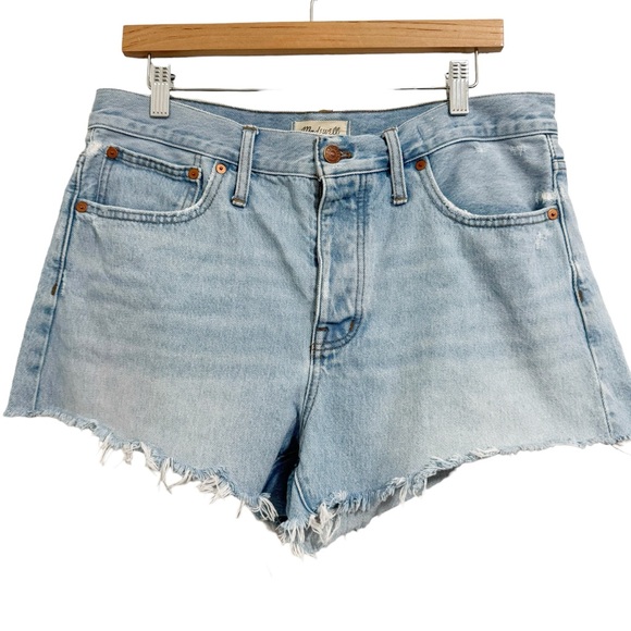 Madewell Relaxed Denim Shorts in Cedarcroft Wash 29 - Picture 4 of 15